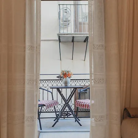 Le Maioliche - Sicilian Style تْشيفالو