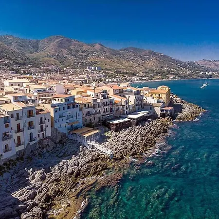 Le Maioliche - Sicilian Style تْشيفالو